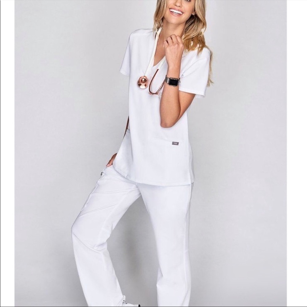 Figs Casma white scrub top